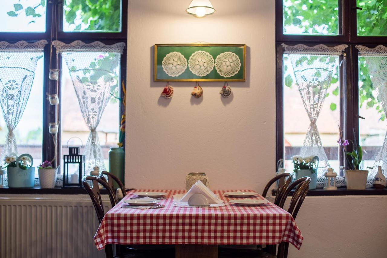 Swojski Gosciniec Prażmowo Exteriör bild