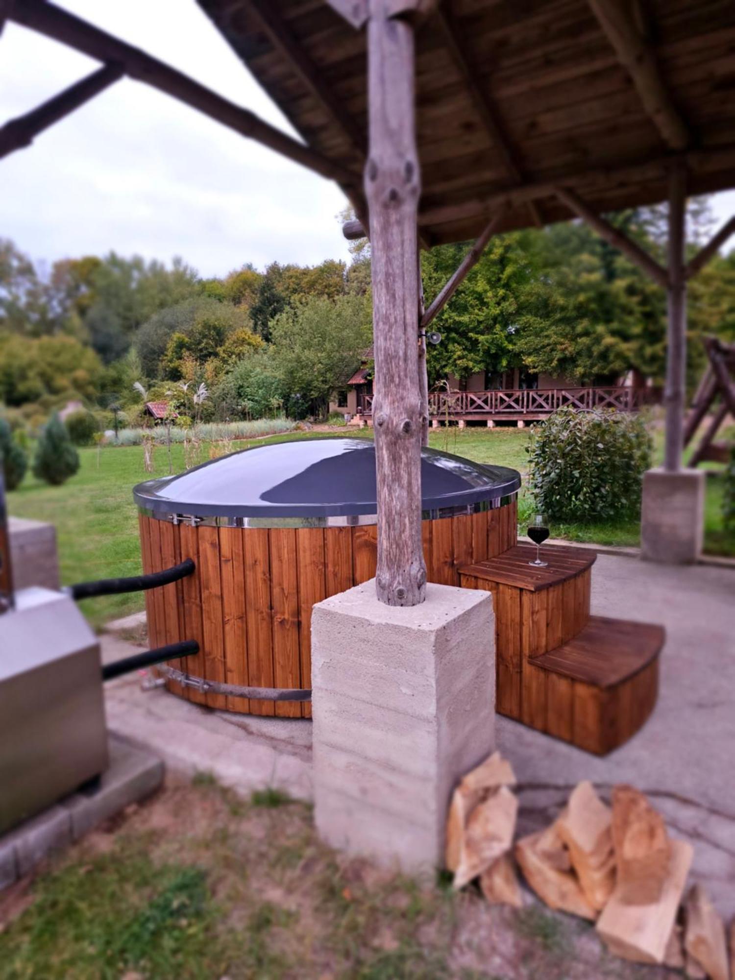 Swojski Gosciniec Prażmowo Exteriör bild